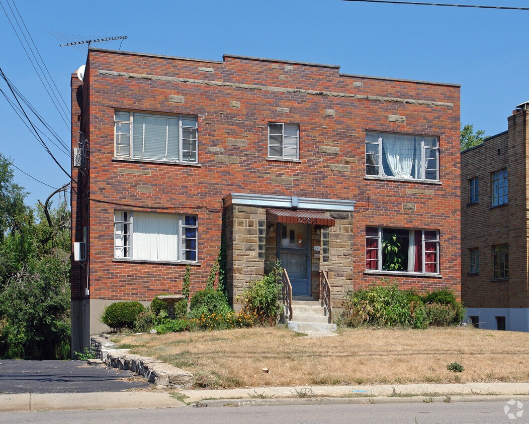 Foto del edificio - 2584 Westwood Northern Blvd
