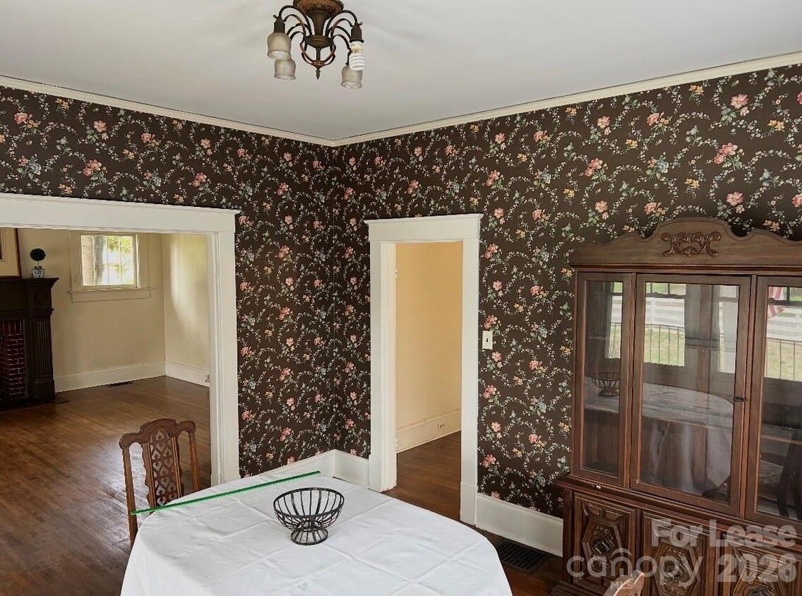 Building Photo - 1020 Richard St