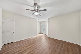 Building Photo - 710 W Dallas St