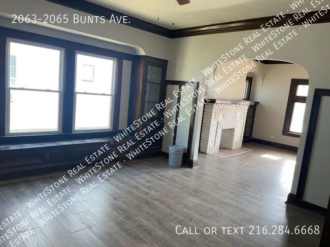 Building Photo - Lakewood Updated 2 bedroom available now!