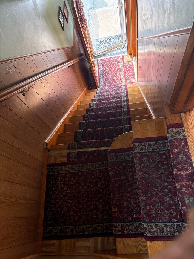 Foto del edificio - 37 W 7TH St