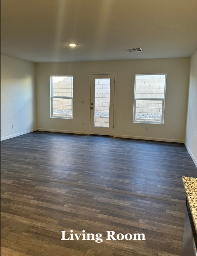 Building Photo - 1211 Riverwalk Dr