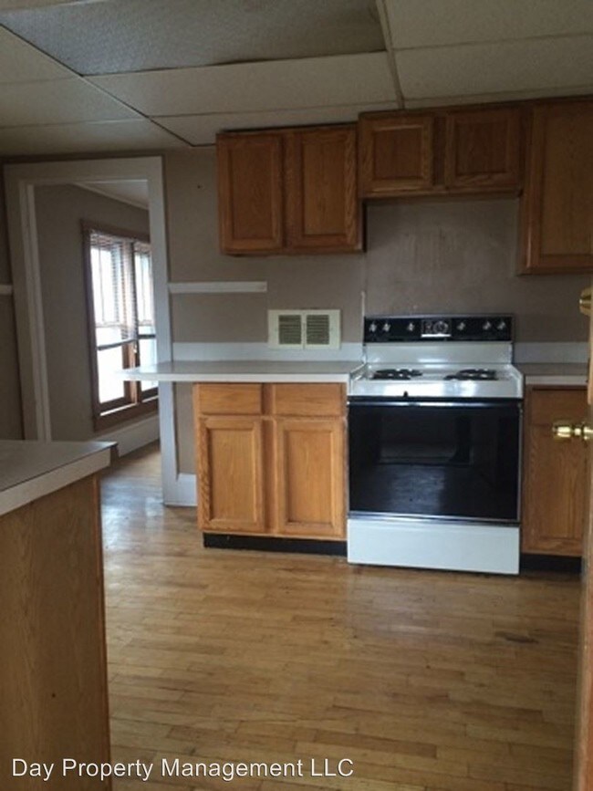 Building Photo - 404 Nassau St