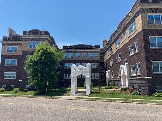 Foto principal - 319 S Walnut St