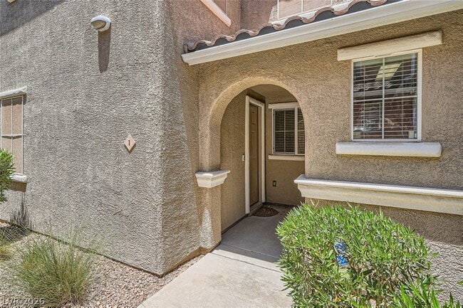 Building Photo - 25 Red Oak Canyon St