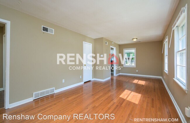 Foto del edificio - 3 br, 1 bath House - 4910 Helene Rd