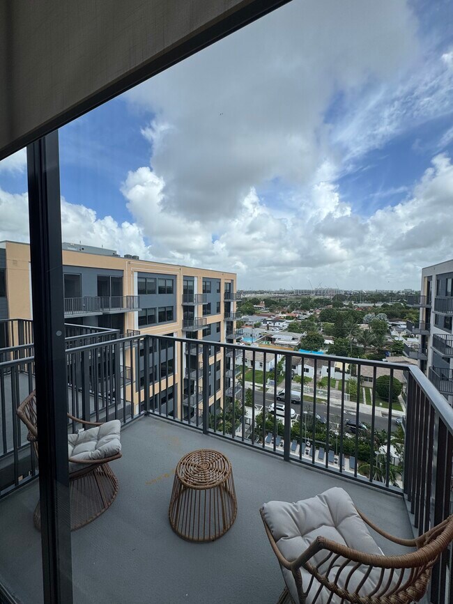 Foto del edificio - 3711 NW 11th St