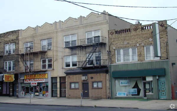 Building Photo - 1097 Avenue C