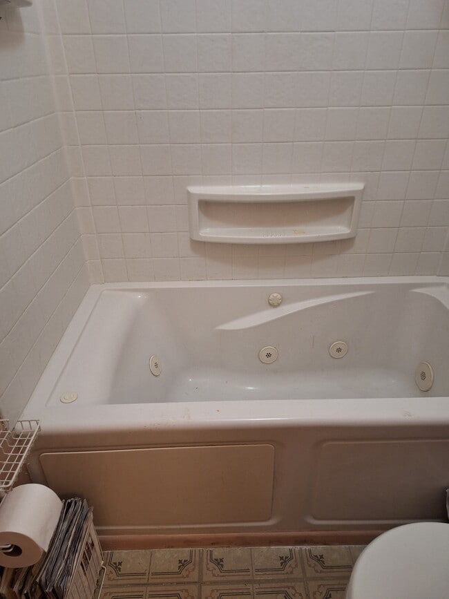 Building Photo - 8902 N 13th St