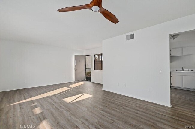 Foto del edificio - 442 N Vía Porto