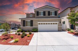 Building Photo - 36469 Shine Dr