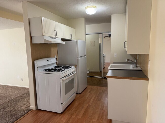 Foto del edificio - Maintenance-Free Living By The Beach