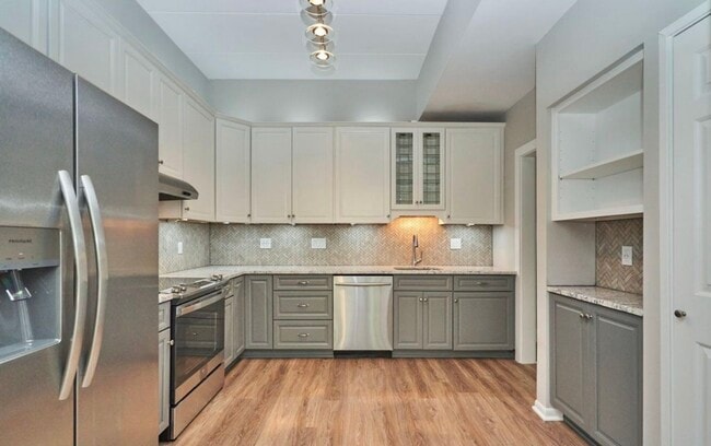 Building Photo - 11557 Rolling Green Ct