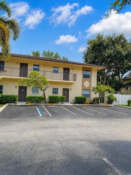 Building Photo - 3728 NW 91st Ln