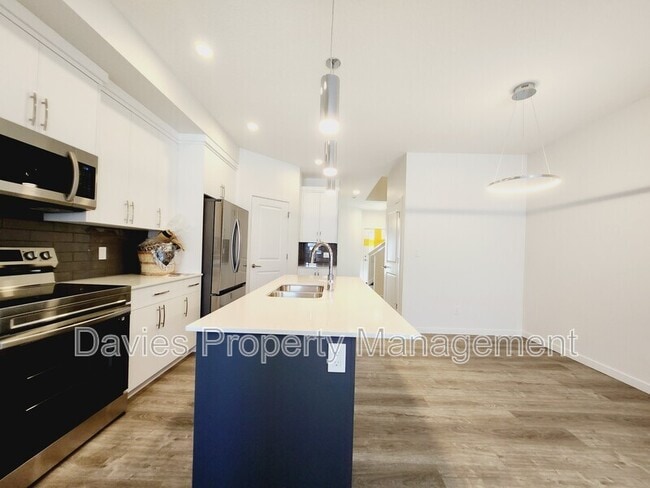 Building Photo - 472 Edgemont Dr