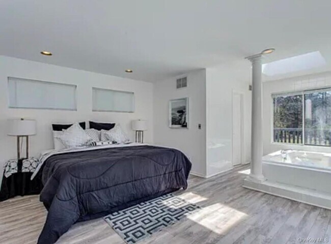 Building Photo - 32 Lewis Rd