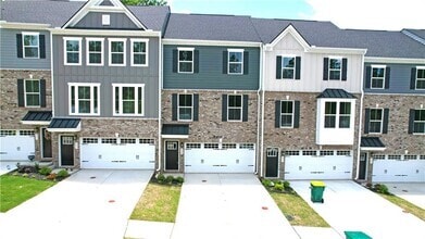 Building Photo - 939 Woods Chapel Rd