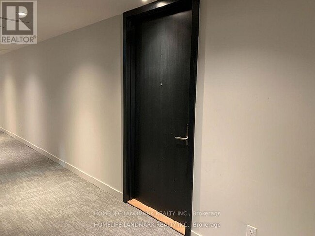 Photo du bâtiment - 81 Wellesley St E