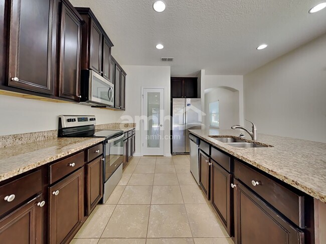 Foto del edificio - 851 Glendale Ln
