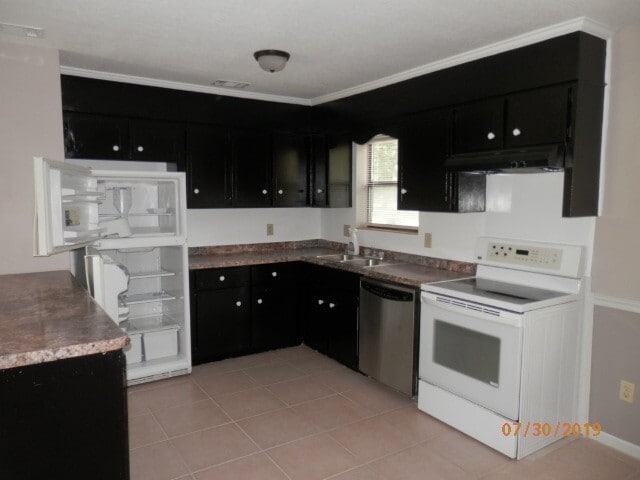 Building Photo - 114 Pointe S Dr