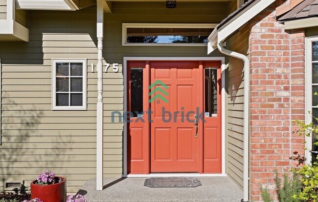 Foto del edificio - Beautiful 4-Bedroom Home with Spacious Yard in a Quiet Cul-de-Sac