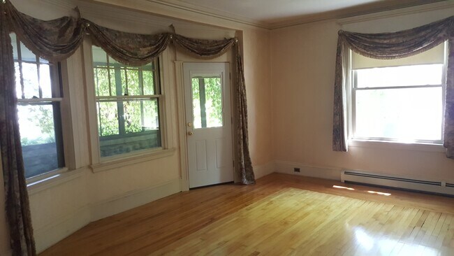 Foto del edificio - 30 Lyman St