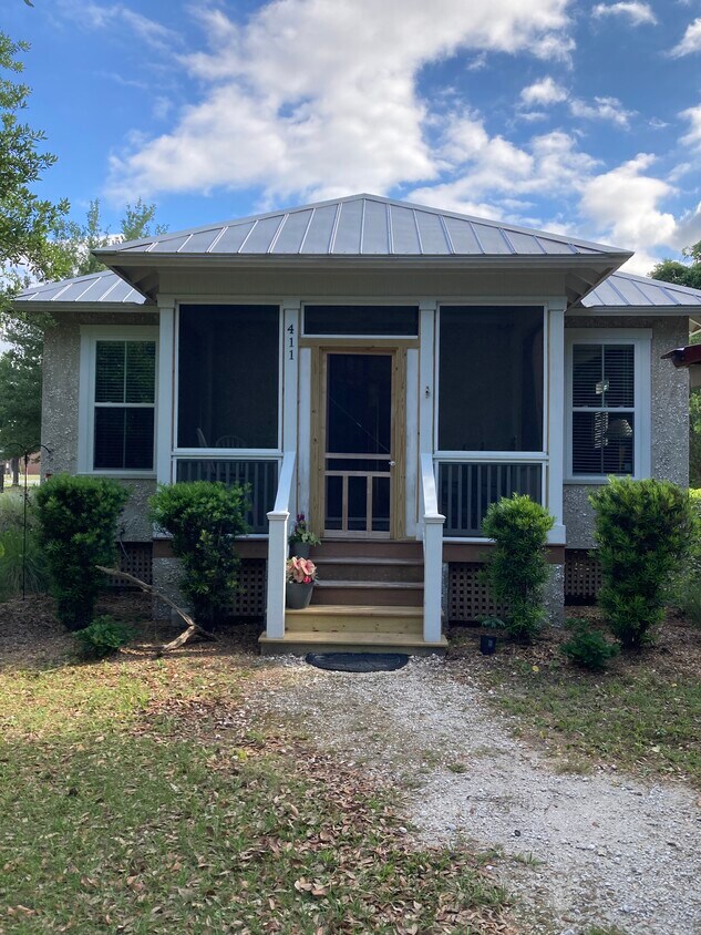 411 Madison St, Darien, GA 31305 House Rental in Darien, GA