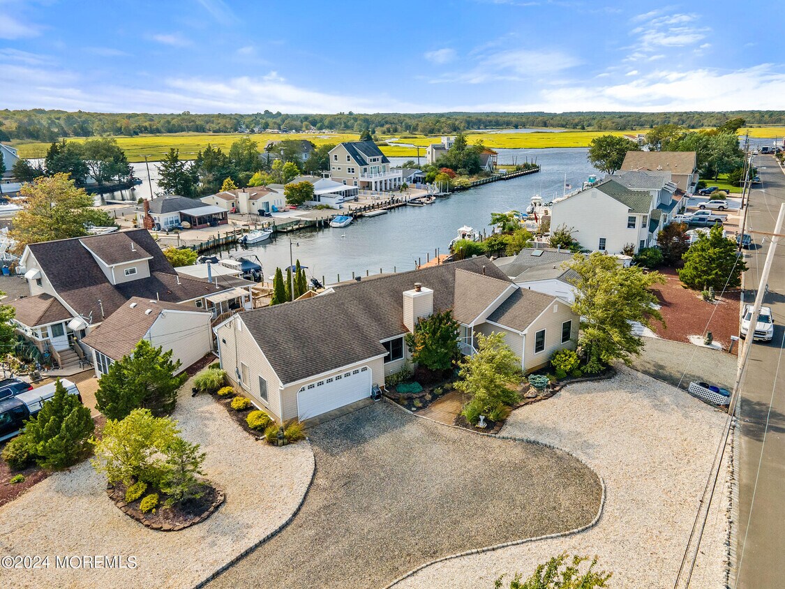 466 E Bay Ave, Barnegat Township, NJ 08005 House Rental in Barnegat