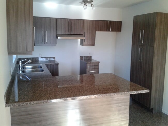 Building Photo - 7624 Pl De Monastir