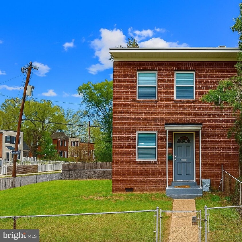 Primary Photo - 3611 Edison St