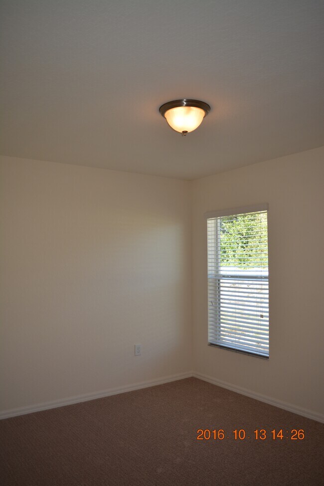 Foto del edificio - 4844 Summerfield Cir