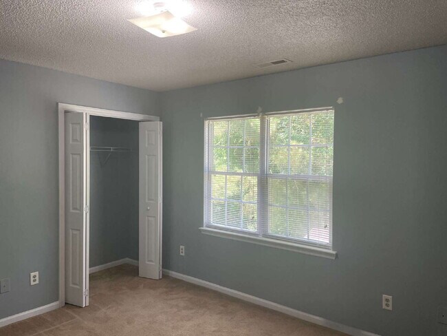 Foto del edificio - Two Bedroom, 1.5 Bath Townhome-201 Mesa Ln.