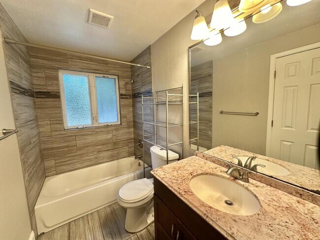 Foto del edificio - 1577 S Garrison St