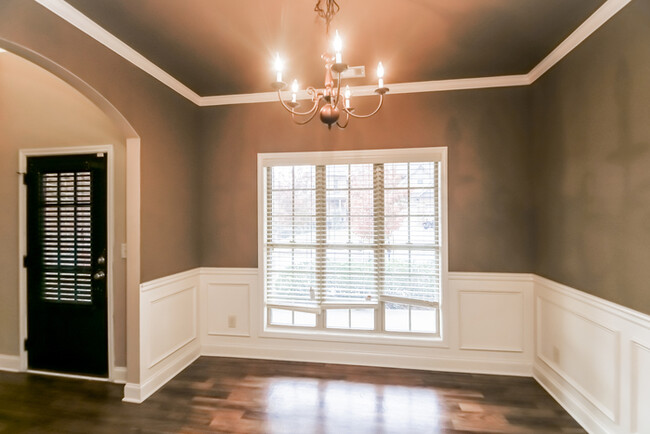 Foto del edificio - Fantastic Opportunity 5 Bedroom  3 Bath Ho...