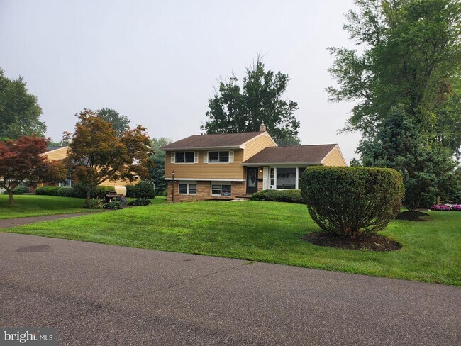 Building Photo - 4 Sanner Dr