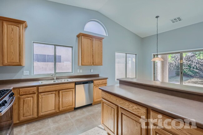 Foto del edificio - 44196 Vineyard St