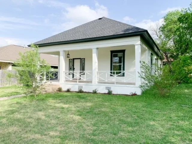 Foto del edificio - "Charming 3-Bed, 2-Bath Retreat with 1,333...