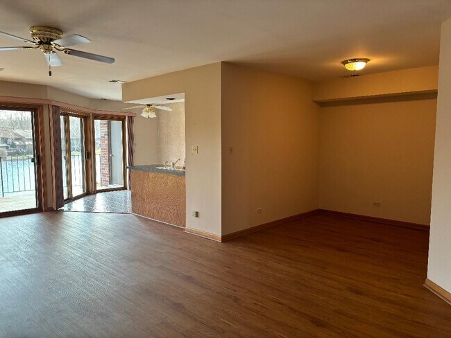 Building Photo - 8695 W 111th St