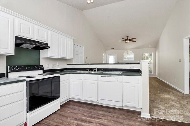 Building Photo - 9817 Northwoods Forest Dr