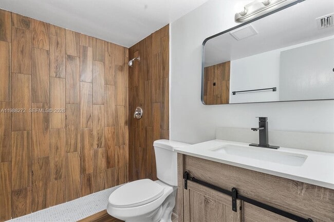 Foto del edificio - 1715 N 16th Ave