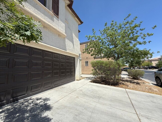 Foto del edificio - 9031 Winchester Ridge St
