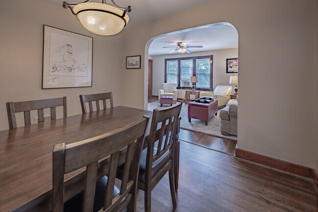 Foto del edificio - 118 Nassau Ave