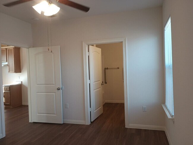 Foto del edificio - Cozy 2 bed / 1 bath - Move in Ready!