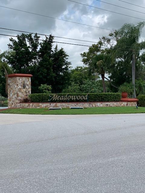 Primary Photo - 9460 Meadowood Dr