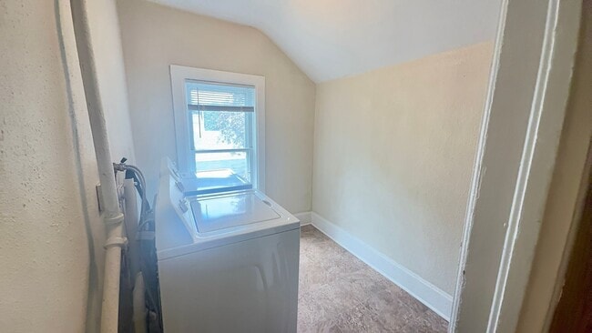 Building Photo - 1222 Prospect Ave