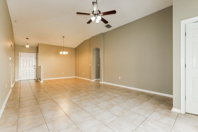 Foto del edificio - 3114 Summer House Dr