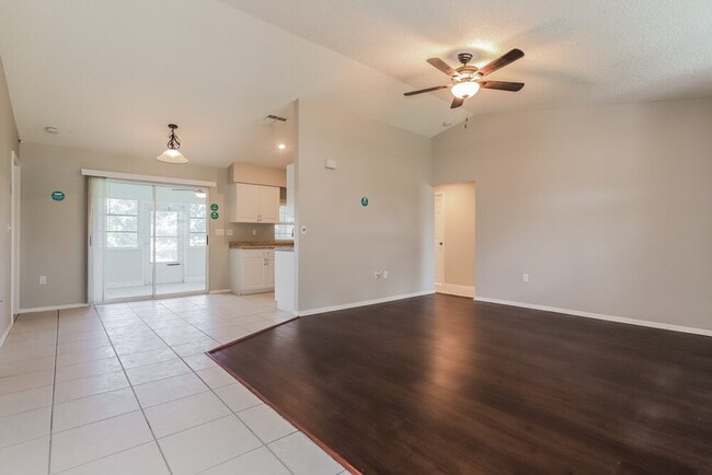 Foto del edificio - 6202 65th Ct E