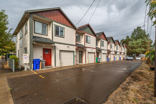 Building Photo - 2988 SE 122nd Ave