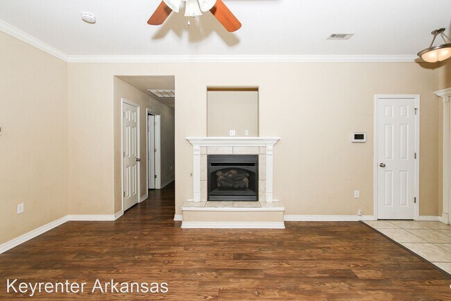 Building Photo - 4 br, 2 bath House - 1210 Lariat Dr