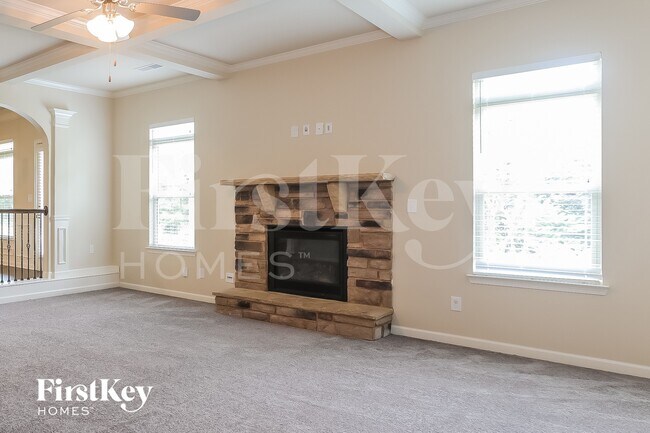 Building Photo - 1328 Wild Rose Dr SE